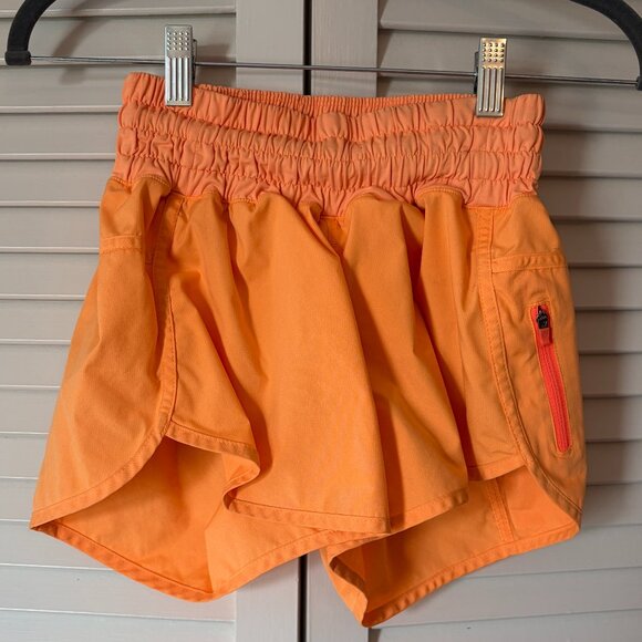 Lululemon orange shorts athletic 4 women's - Picture 1 of 5